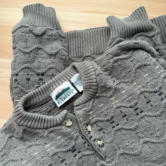 Northern Elements Vintage Sweater - Picture 6 of 6